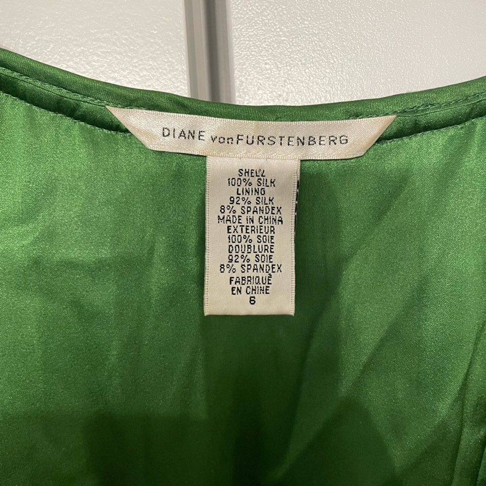 Diane Von Furstenberg 100% Silk Green Dress - Sz 6 - Picture 2 of 11